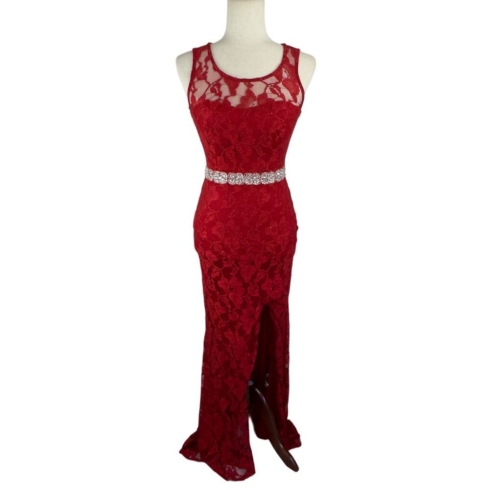 JODI KRISTOPHER LACE OPEN BACK SLEEVELESS FORMAL DRESS‎ IN RED JUNIORS SIZE 1